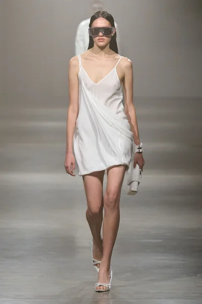 Look 30